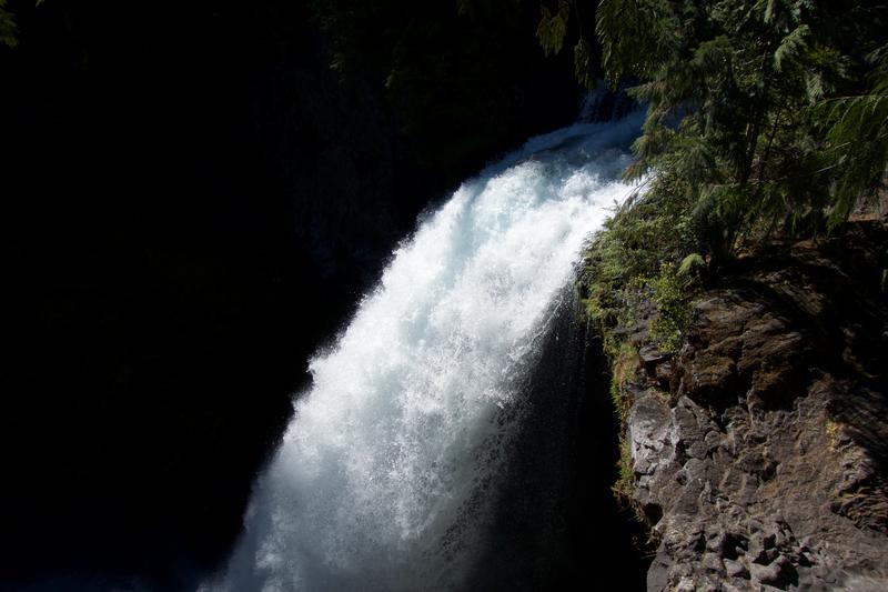 Close up of the waterfall.